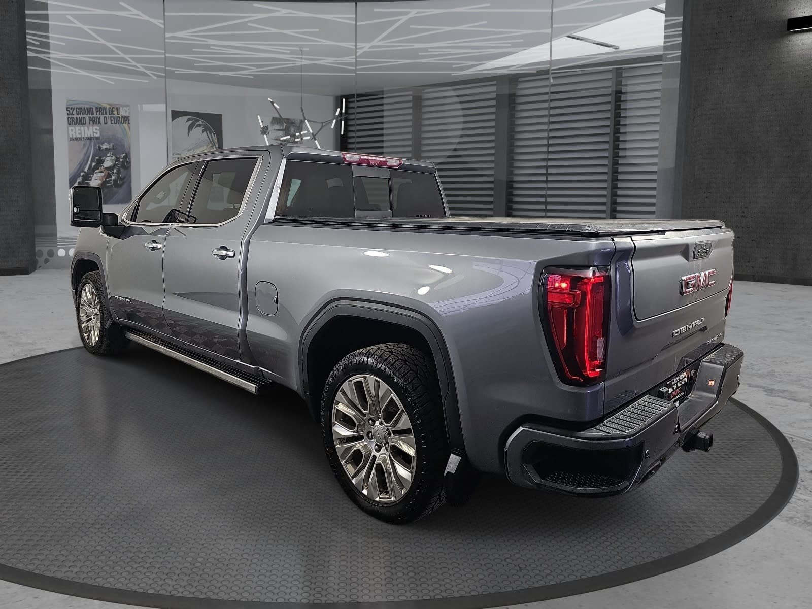 Used 2020 GMC Sierra 1500 Denali w/ Denali Ultimate Package AWD/4WD image 8