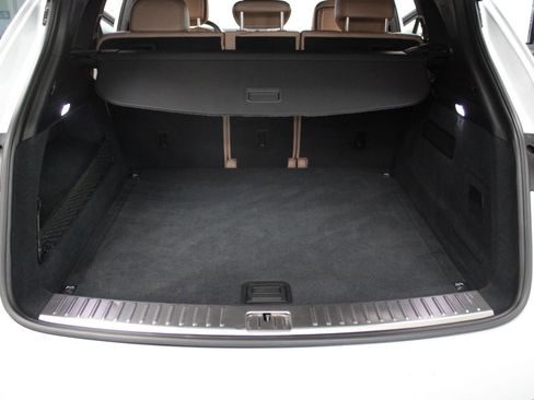Used 2019 Porsche Cayenne S image 11