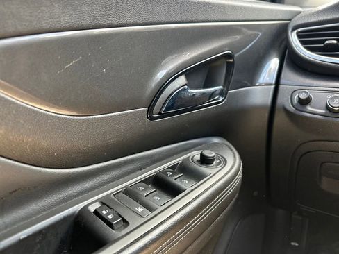 Used 2021 Buick Encore Preferred image 17