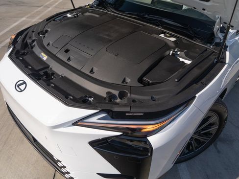 New 2026 Lexus ES 350e FWD image 6