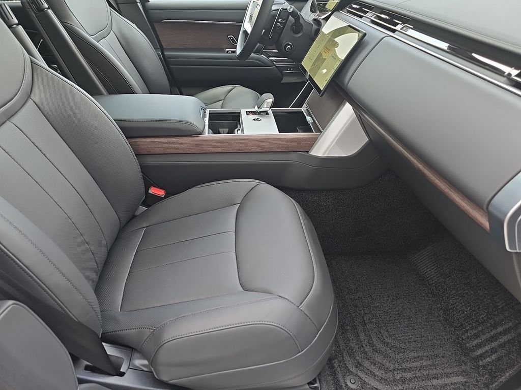 New 2025 Land Rover Range Rover SE AWD/4WD image 6