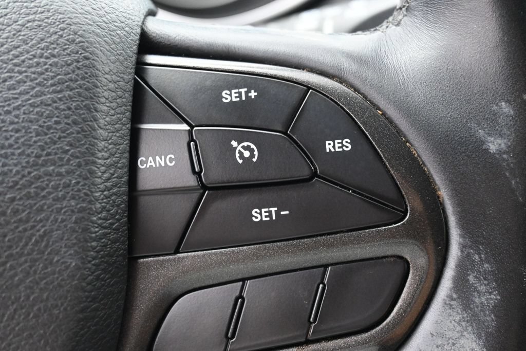 Used 2019 Jeep Cherokee Trailhawk w/ Comfort/Convenience Group AWD/4WD image 18