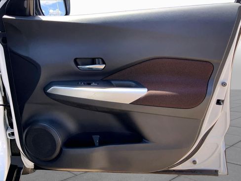 Used 2019 Nissan Kicks SR FWD image 23