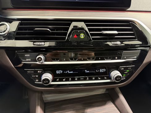 Used 2021 BMW 540i w/ M Sport Package RWD image 19