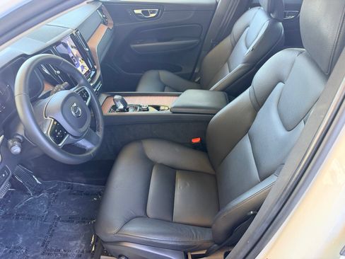 Used 2023 Volvo XC60 T8 Plus AWD/4WD image 18