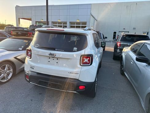 Used 2017 Jeep Renegade Limited AWD/4WD image 4