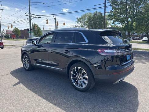 Used 2022 Lincoln Nautilus Reserve AWD/4WD image 3