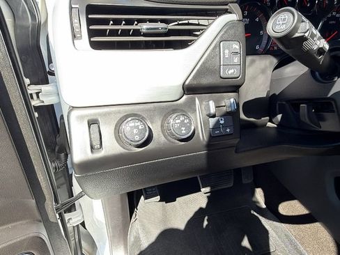 Used 2015 GMC Yukon SLE w/ Convenience Package AWD/4WD image 31