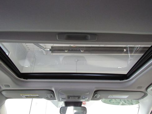 Used 2025 Toyota RAV4 XLE Premium image 28