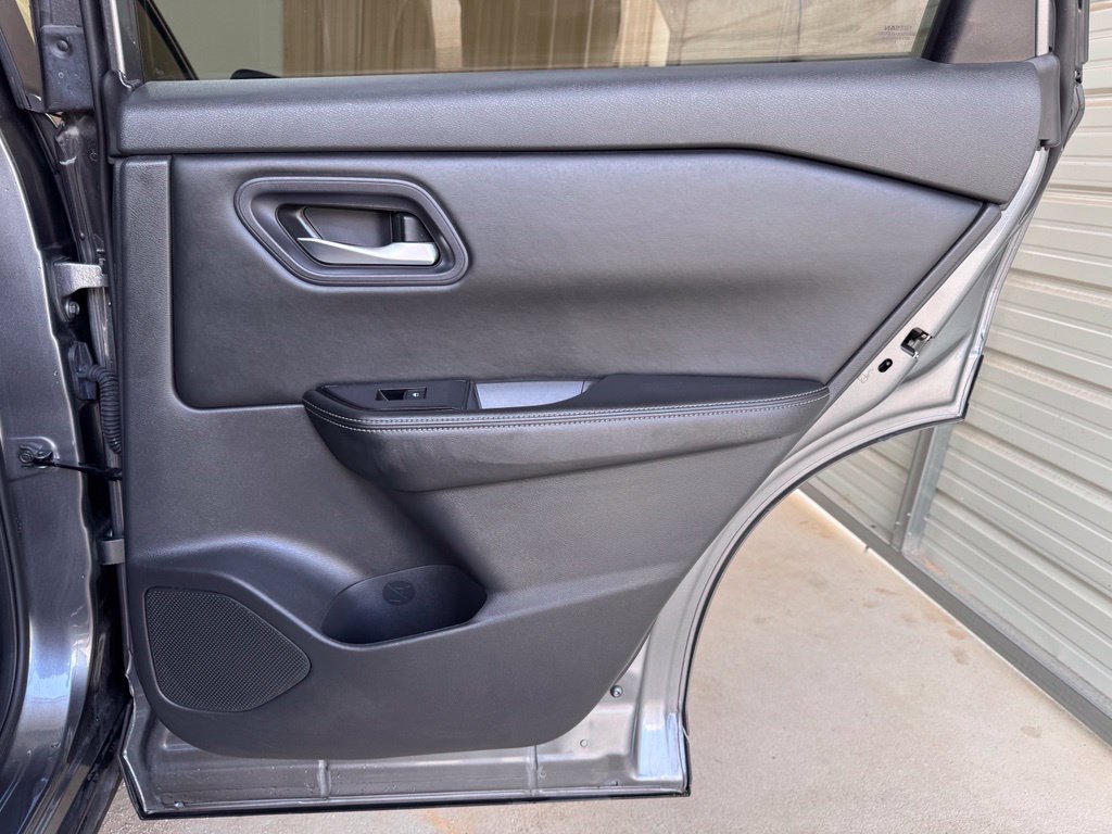 Used 2024 Nissan Rogue SV FWD image 21