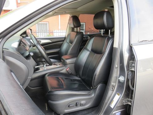 Used 2018 Nissan Pathfinder SL w/ SL Premium Package AWD/4WD image 10