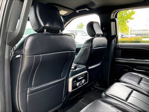 Used 2019 Ford Expedition XLT w/ Equipment Group 201A AWD/4WD image 30
