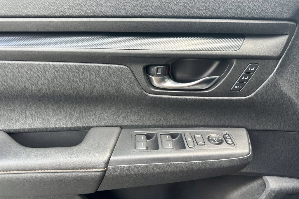 Used 2025 Honda CR-V Sport-L image 14