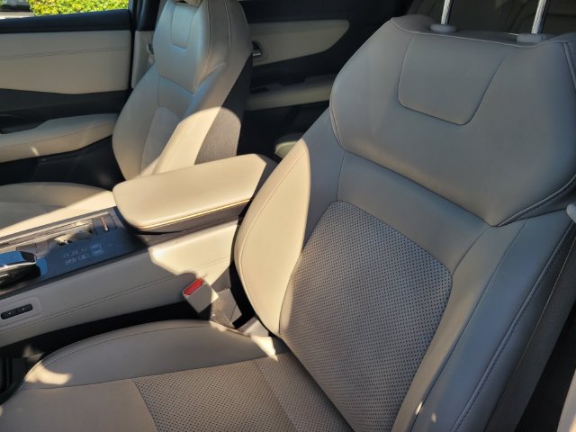 Certified 2023 Nissan Ariya FWD image 13
