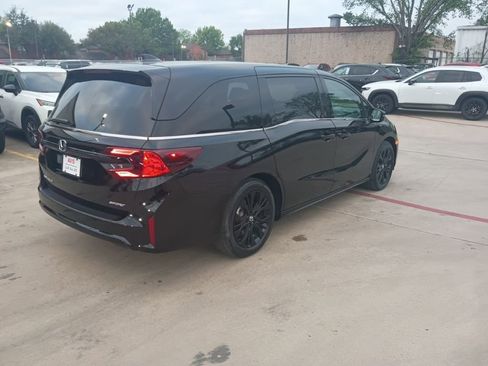 Used 2025 Honda Odyssey Sport-L image 10