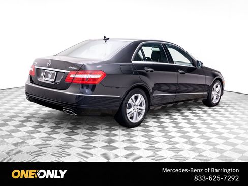 Used 2011 Mercedes-Benz E 550 4MATIC Sedan image 5
