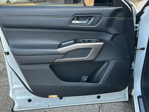 Certified 2022 Nissan Pathfinder Platinum w/ Cargo Package image 15