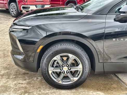 Certified 2024 Chevrolet Blazer LT w/ Convenience Package FWD image 32