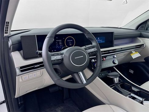 Certified 2025 Hyundai Tucson SEL image 11