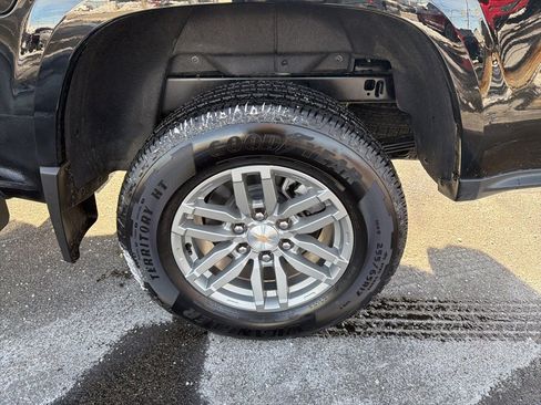 Used 2024 Chevrolet Colorado LT w/ LT Convenience Package III image 17