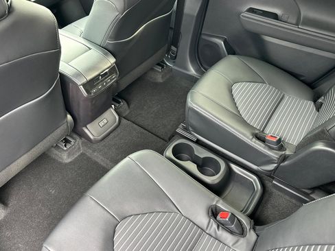 New 2026 Toyota Highlander XSE image 10