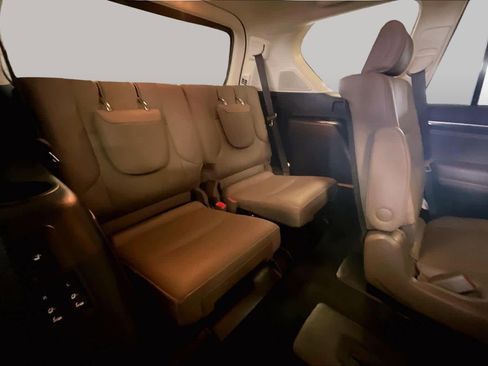 Used 2023 Lexus GX 460 Premium w/ Accessory Package AWD/4WD image 17