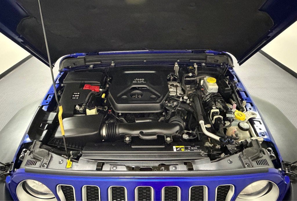 Used 2018 Jeep Wrangler Unlimited Sport S AWD/4WD image 16
