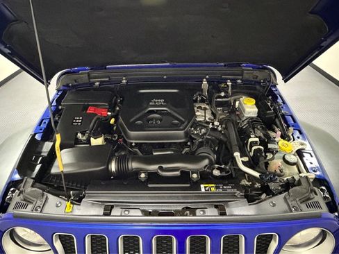 Used 2018 Jeep Wrangler Unlimited Sport S AWD/4WD image 16