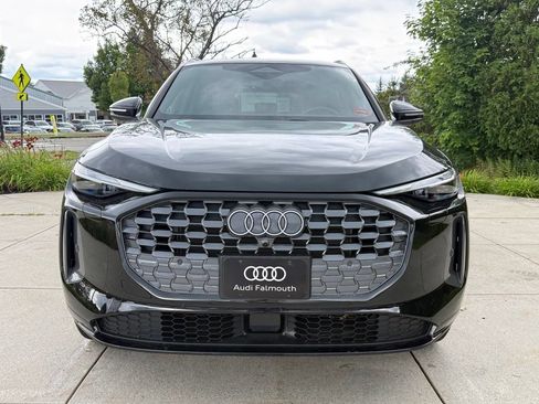 Used 2025 Audi Q5 Premium w/ Convenience Package AWD/4WD image 3