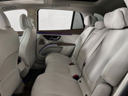 Certified 2023 Mercedes-Benz EQS 580 4MATIC SUV image 9