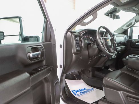 Used 2025 Chevrolet Silverado 3500 W/T w/ WT Convenience Package AWD/4WD image 3
