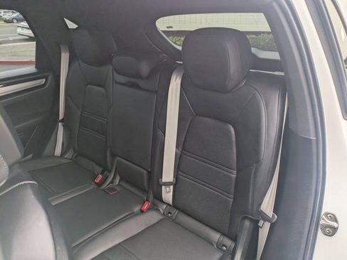 Used 2023 Porsche Cayenne Platinum Edition AWD/4WD image 30