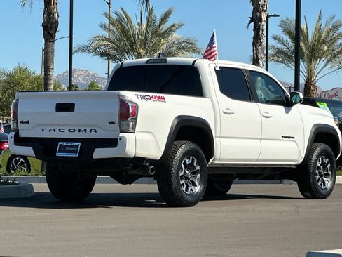 Used 2021 Toyota Tacoma TRD Off-Road w/ Technology Package image 4