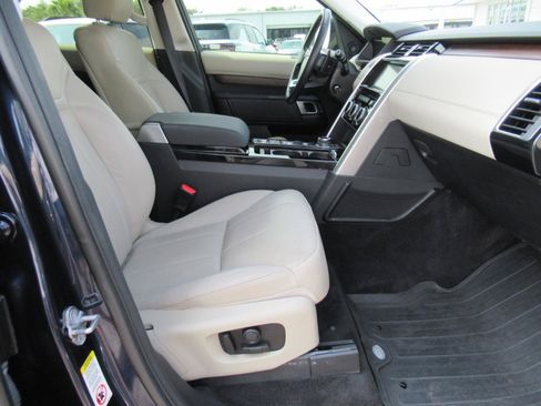 Used 2018 Land Rover Discovery HSE AWD/4WD image 10