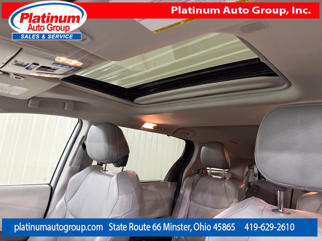 Used 2023 Toyota Sienna XLE AWD/4WD image 14