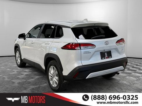Used 2024 Toyota Corolla Cross LE AWD/4WD image 7