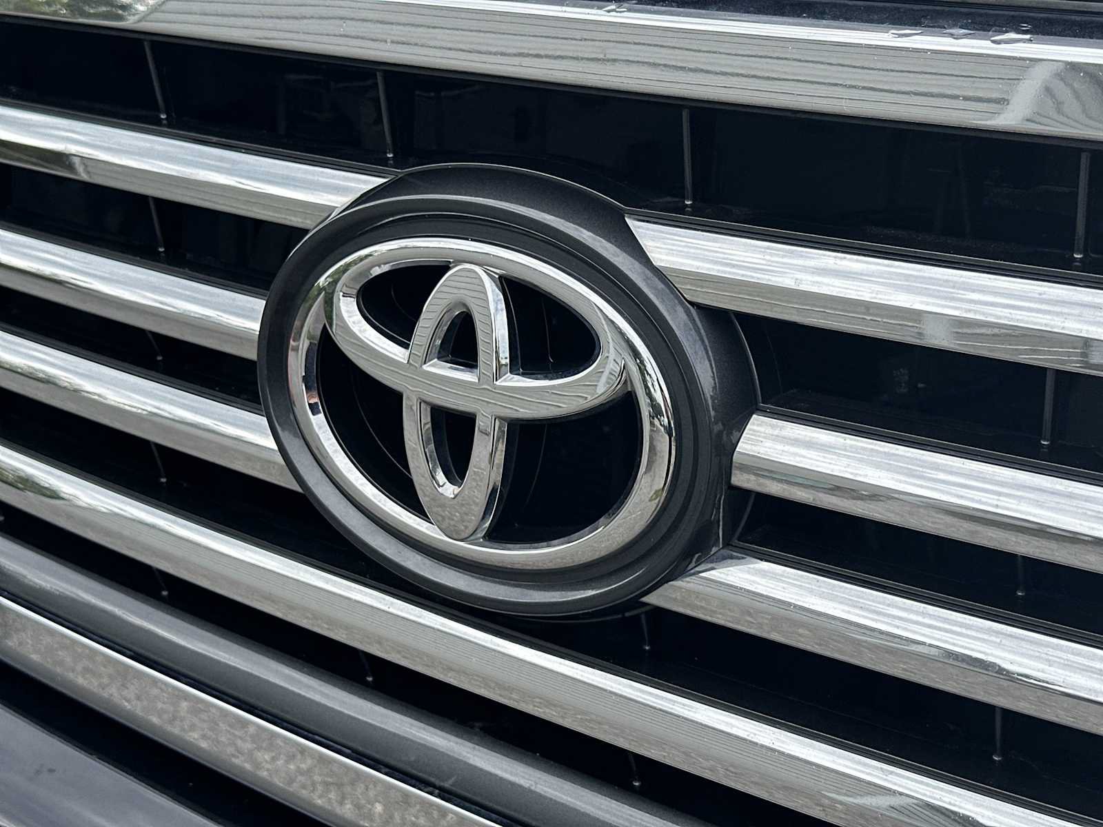 Used 2018 Toyota Sequoia Platinum AWD/4WD image 10