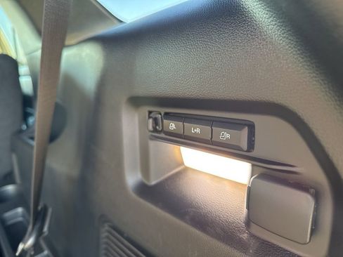 Used 2023 Ford Explorer Platinum w/ Technology Package image 15