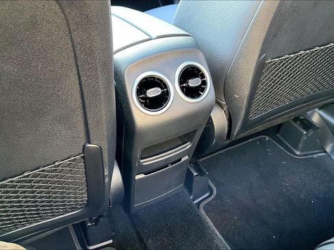 Used 2026 Mercedes-Benz GLB 250 4MATIC image 25