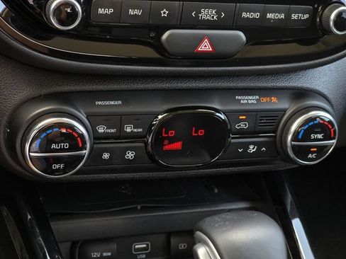 Used 2022 Kia Soul Turbo FWD image 28