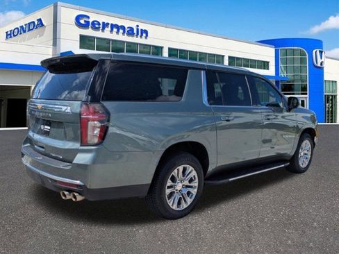 Used 2023 Chevrolet Suburban Premier AWD/4WD image 5