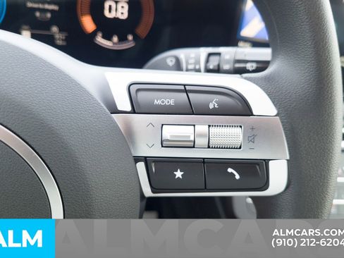 Certified 2025 Hyundai Tucson SE image 26