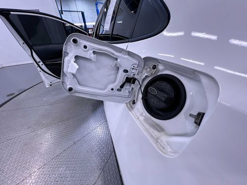 Used 2022 Toyota Corolla SE w/ Carpet Mat Package (TMS) FWD image 40
