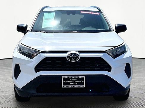 Used 2019 Toyota RAV4 LE image 3