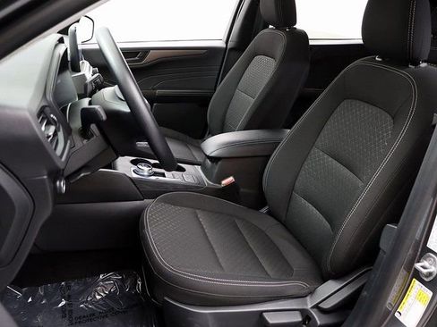 Certified 2025 Ford Escape Active AWD/4WD image 9