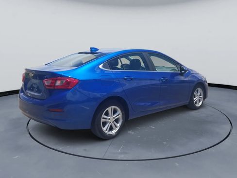 Used 2018 Chevrolet Cruze LT FWD image 5