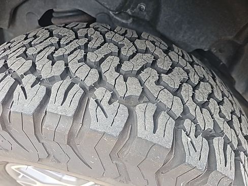 Used 2023 Ford Bronco Badlands image 28