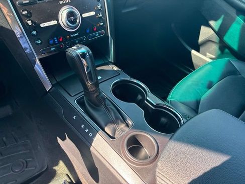 Used 2017 Ford Explorer Limited w/ Equipment Group 301A FWD image 26