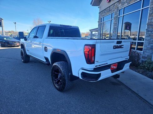 Used 2022 GMC Sierra 2500 AT4 image 3