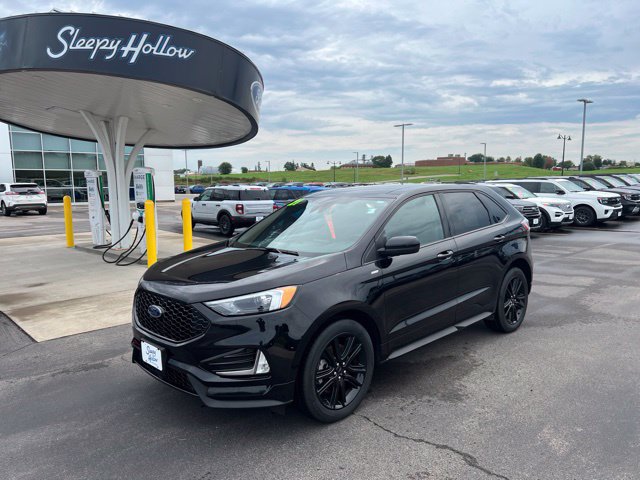 Used 2021 Ford Edge ST-Line w/ Class II Trailer Tow Package AWD/4WD image 1